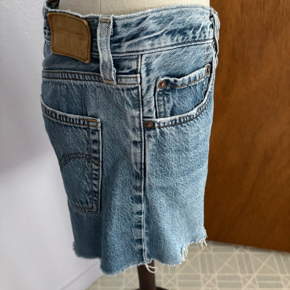 SOLD LEVIS sz 30 Rib Cage Shorts Medium Blue Denim Jeans Shorts Button Fly - Picture 5 of 10